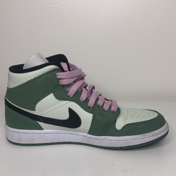 2021 AIR JORDAN 1 MID SE 'DUTCH GREEN' SNEAKERS (stained) - Picture 4 of 5